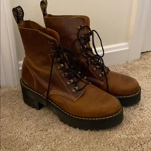 Dr. Martens Leona Brown